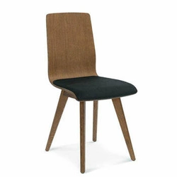 Krzesło tapicerowane skórzane Fameg Cleo do jadalni i salonu personalizowane buk nowoczesne