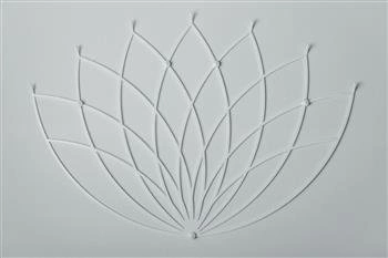 Wieszak ścienny metalowy Lotos biały nowoczesny do przedpokoju POLYHEDRA 68 cm