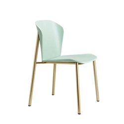 Krzesło do jadalni Finn SCAB Design nowoczesne drewniane zielone ze złotymi nogami sztaplowane