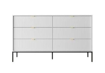 Komoda Delicious biała ryflowana z 6 szufladami na wysokich nogach nowoczesna do salonu Intesi 154 cm