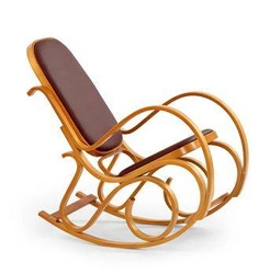 Fotel bujany Ferda Intesi retro na biegunach do salonu drewno olcha brązowy skóra ekologiczna