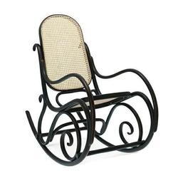 Fotel bujany Fameg premium z drewna bukowego do salonu retro skandynawski wersja premium