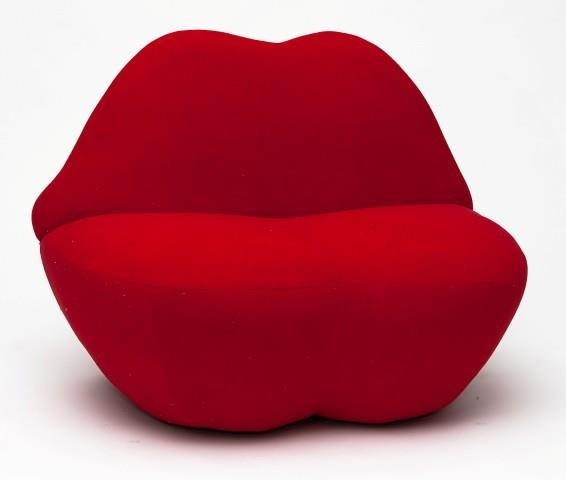 Fotel Usta 1 czerwony tapicerowany